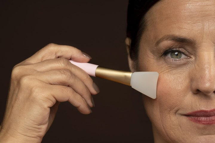 woman using rose quartz stopping skincare pilling