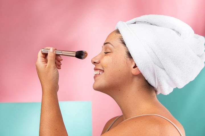 90s makeup finishing touches
