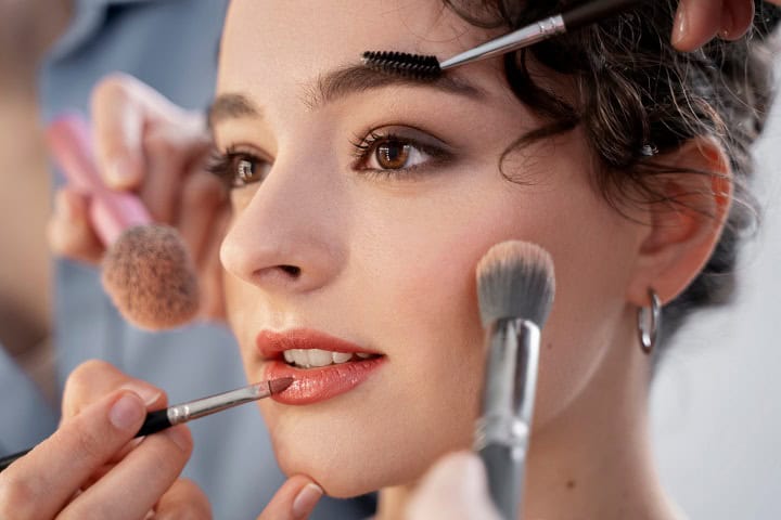 how to stop-lipstick bleeding controlled